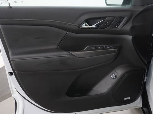 Used 2023 GMC Acadia SLT w/ Elevation Edition image 26