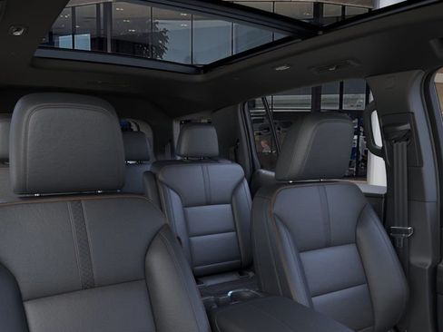 New 2026 Chevrolet Traverse High Country w/ LPO, Floor Liner Package image 24