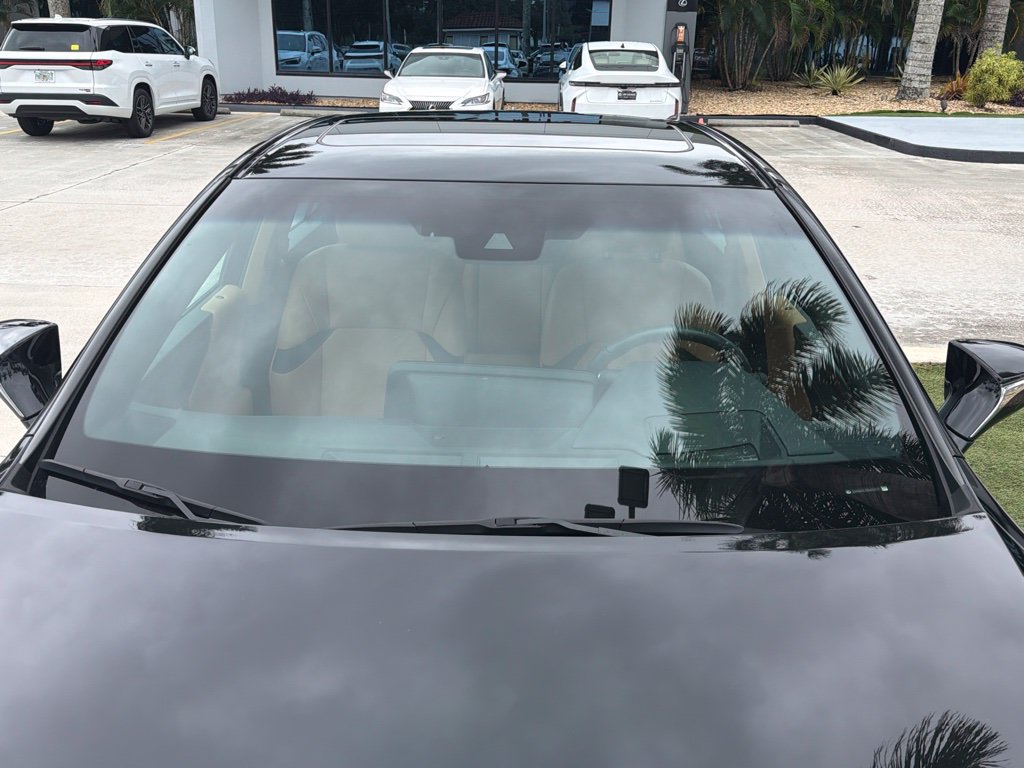 Used 2025 Lexus ES 300h w/ Premium Package FWD image 7