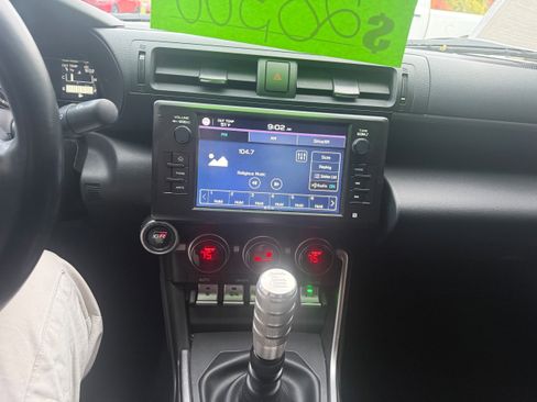 Used 2022 Toyota GR86 Base image 21