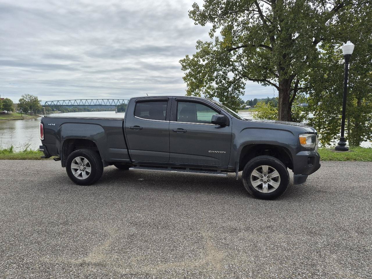 Used 2015 GMC Canyon SLE w/ SLE Convenience Package AWD/4WD image 4