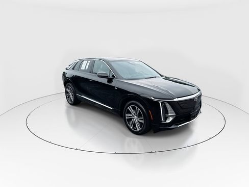 Used 2024 Cadillac Lyriq Luxury RWD image 2