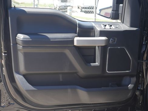 Used 2020 Ford F150 Lariat w/ Equipment Group 502A Luxury AWD/4WD image 38