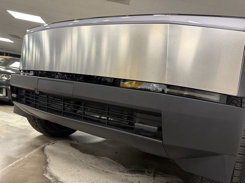 Used 2025 Tesla Cybertruck AWD Crew Cab image 6