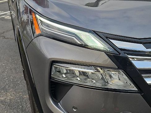 Certified 2025 Nissan Rogue Platinum AWD/4WD image 11