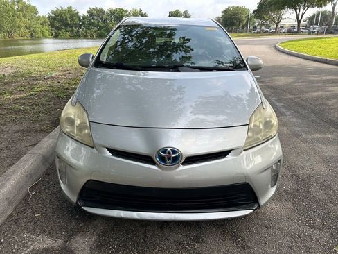 Used 2014 Toyota Prius Two FWD image 9