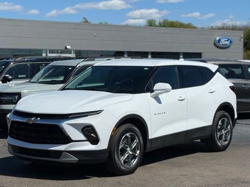 Used 2025 Chevrolet Blazer LT AWD/4WD image 20
