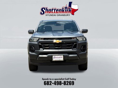 Used 2023 Chevrolet Colorado W/T RWD image 2