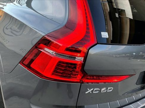 Used 2019 Volvo XC60 T6 Momentum w/ Premium Package image 28