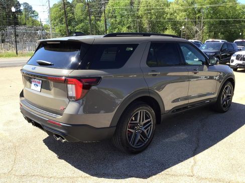 New 2026 Ford Explorer ST w/ Sun And Sound Package AWD/4WD image 9