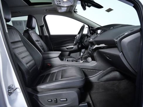 Certified 2018 Ford Escape Titanium AWD/4WD image 10