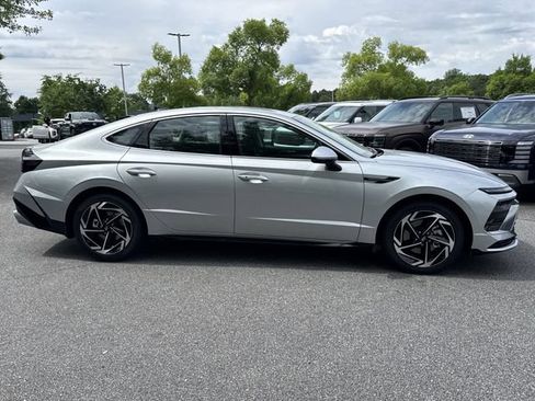 New 2026 Hyundai Sonata SEL FWD image 9