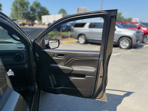 Used 2023 Chevrolet Colorado W/T RWD image 28