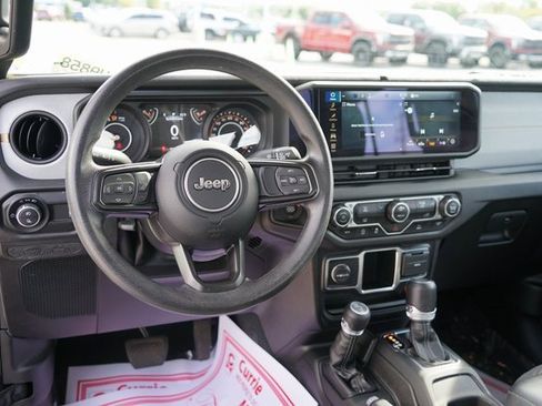 Used 2024 Jeep Gladiator Sport image 9