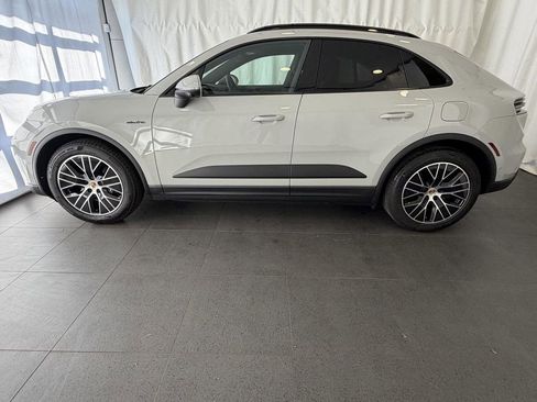 New 2026 Porsche Macan 4 Electric AWD/4WD image 2