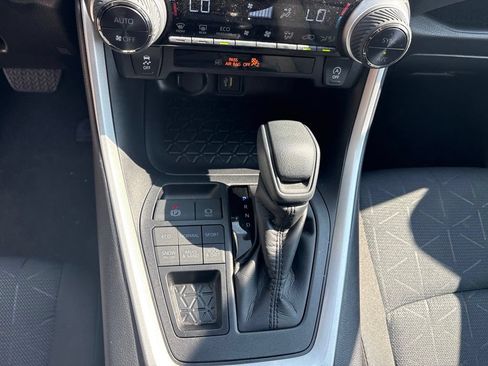 Used 2025 Toyota RAV4 XLE AWD/4WD image 18