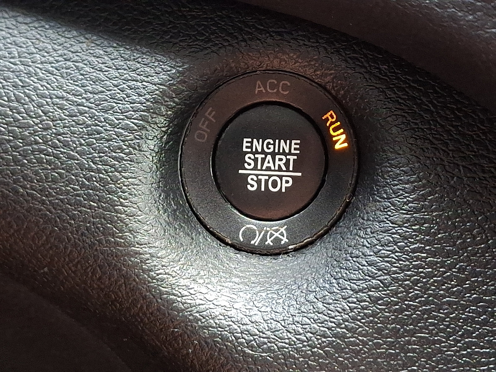 Certified 2020 Jeep Cherokee Latitude Plus AWD/4WD image 24