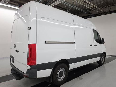 Used 2024 Mercedes-Benz Sprinter 2500 image 3