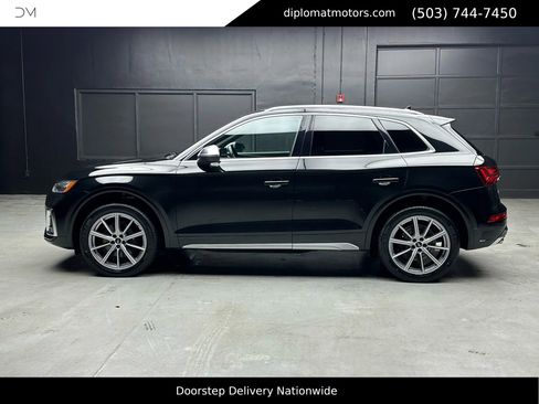 Used 2022 Audi SQ5 Premium Plus w/ Premium Plus Package image 3