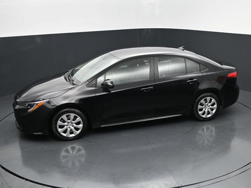 Used 2026 Toyota Corolla LE FWD image 28