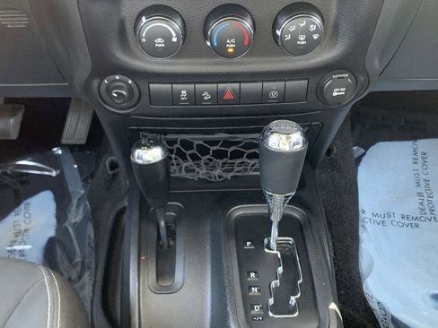 Used 2016 Jeep Wrangler Unlimited Sahara w/ Connectivity Group image 17