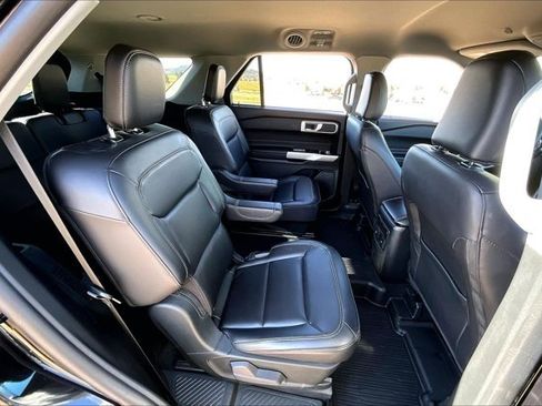 Used 2023 Ford Explorer XLT w/ Equipment Group 202A AWD/4WD image 25