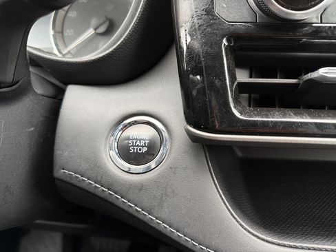 Used 2023 Toyota Highlander L image 15