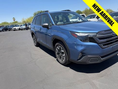Used 2025 Subaru Forester Premium AWD/4WD image 1