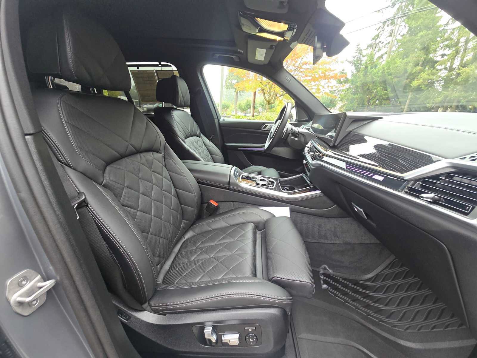 Used 2025 BMW X5 M60i AWD/4WD image 11