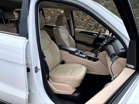 Used 2019 Mercedes-Benz GLE 400 4MATIC w/ Premium 1 Package image 7