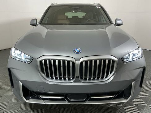 New 2026 BMW X5 xDrive50e image 3