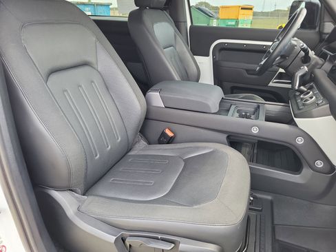 Used 2021 Land Rover Defender 90 S image 10