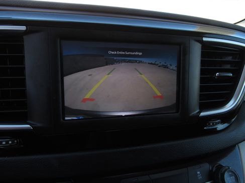 Used 2023 Chrysler Voyager LX FWD image 20