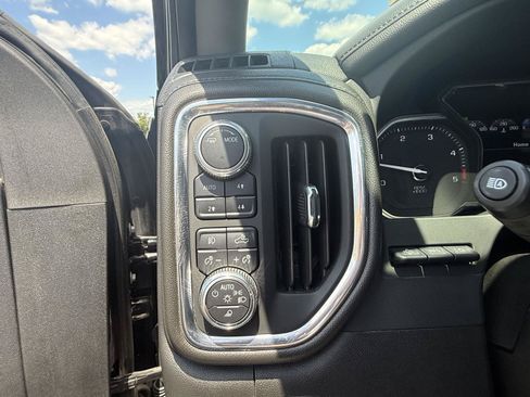 Used 2022 GMC Sierra 2500 Denali w/ Denali Ultimate Package AWD/4WD image 23