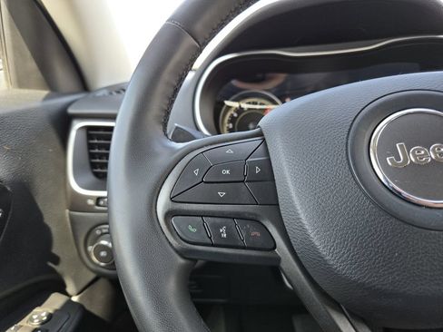 Used 2022 Jeep Cherokee Trailhawk w/ Sound & Nav Group AWD/4WD image 27