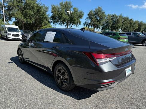 Used 2022 Hyundai Elantra SEL FWD image 14