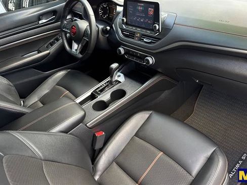 Used 2022 Nissan Altima 2.5 SR image 17