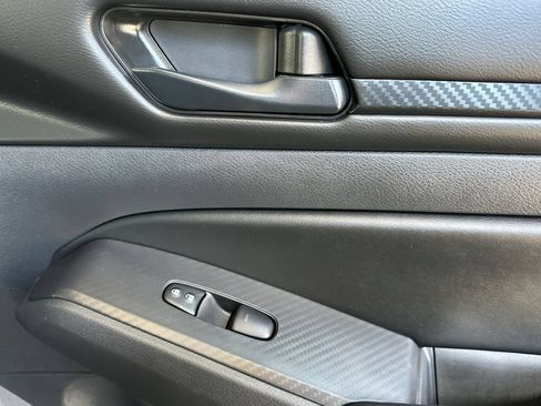 Used 2025 Nissan Altima 2.5 S FWD image 18