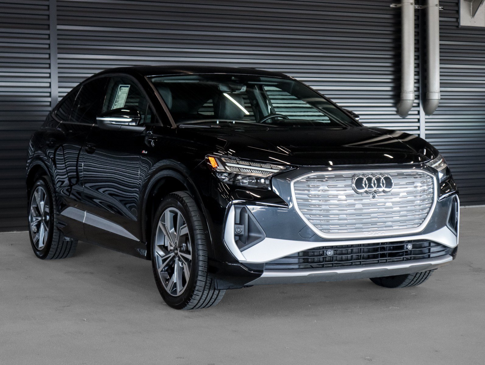Used 2023 Audi Q4 e-tron Prestige AWD/4WD image 11