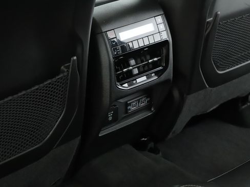 Used 2023 Jeep Grand Cherokee L Limited w/ Luxury Tech Group II AWD/4WD image 8
