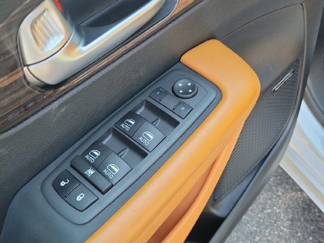 Used 2022 Chrysler Pacifica Pinnacle AWD/4WD image 10