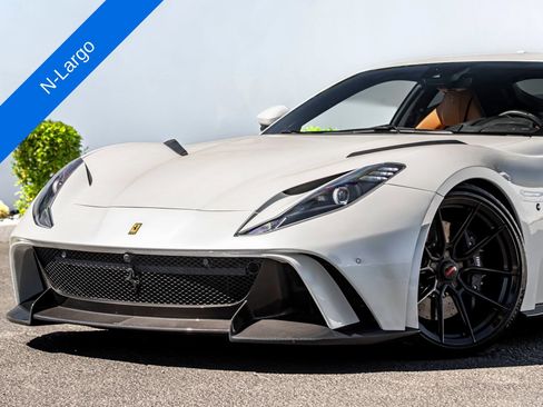 Used 2020 Ferrari 812 Superfast RWD image 2