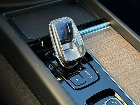 New 2026 Volvo XC60 B5 Plus w/ Climate Package image 18