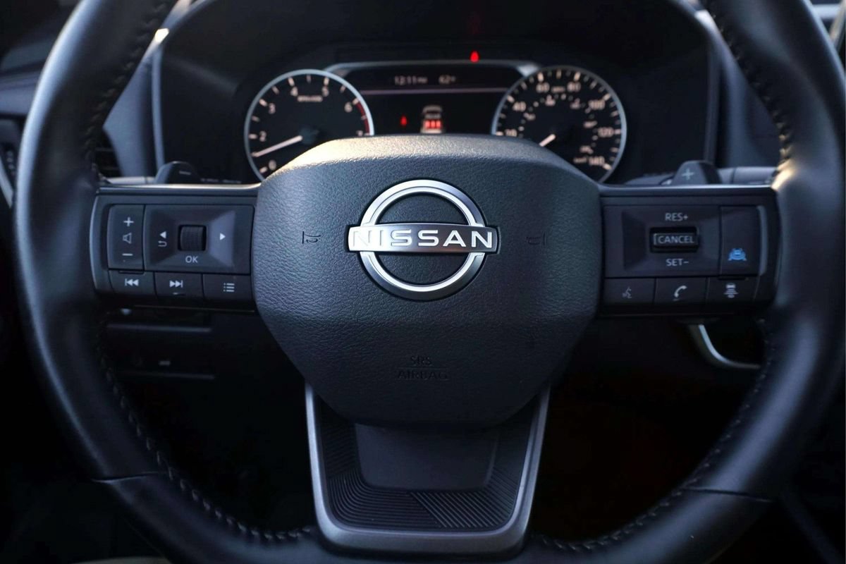 Used 2025 Nissan Rogue SV AWD/4WD image 27