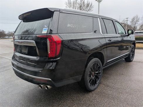 Used 2021 GMC Yukon XL Denali w/ Denali Premium Package image 6