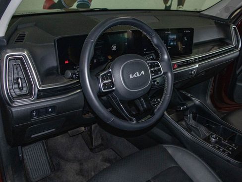 Used 2024 Kia Sorento S FWD image 6