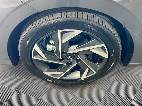 New 2025 Hyundai Elantra SEL FWD image 29
