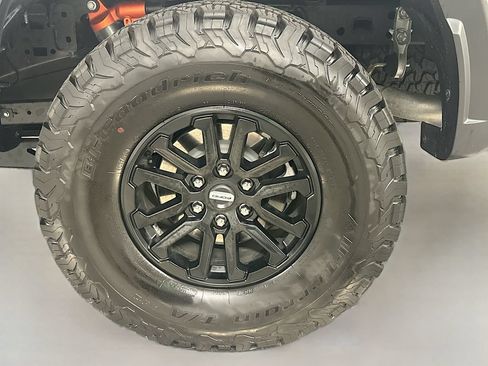 Used 2025 Ford F150 Raptor AWD/4WD image 34