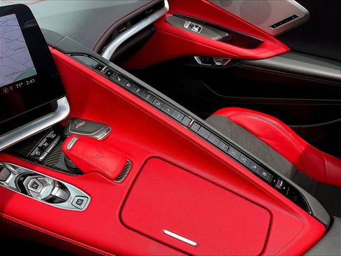 Used 2022 Chevrolet Corvette Stingray Preferred Cpe w/ Z51 Performance Package RWD image 14