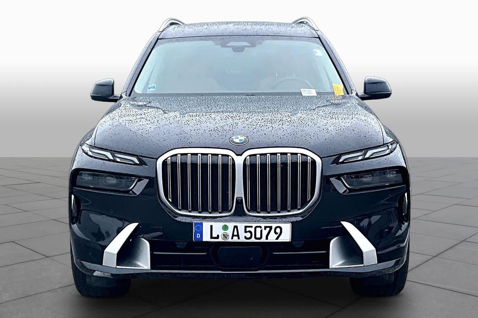 Used 2023 BMW X7 xDrive40i w/ Premium Package AWD/4WD image 4